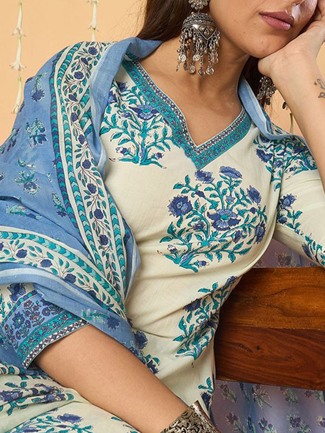 Women Floral Printed Regular Pure Cotton Kurta with Trousers & With Dupatta