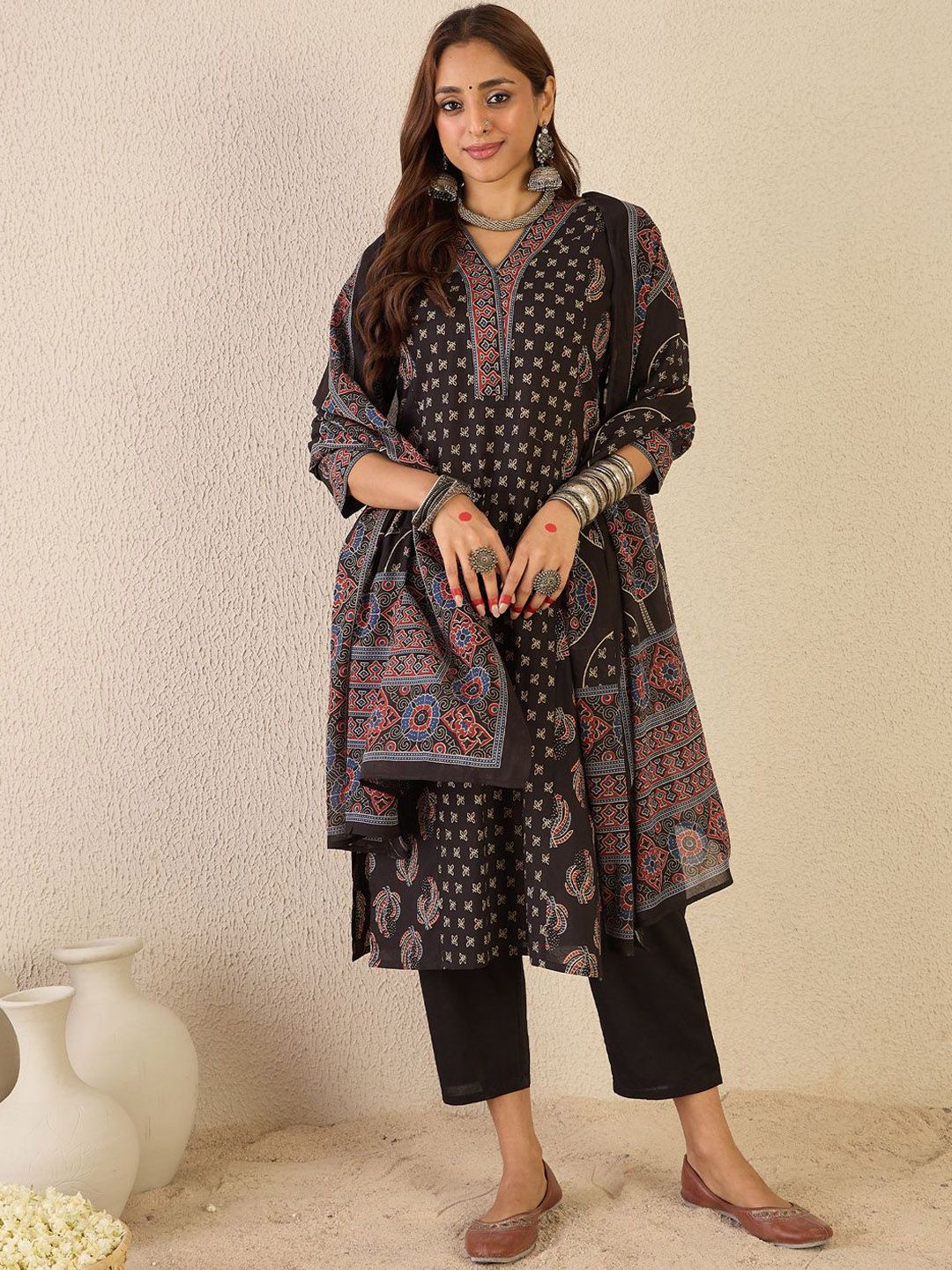 Floral Printed V-Neck Pure Cotton Straight Kurta With Trousers & Dupatta