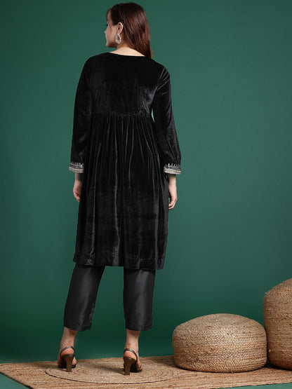 Dhiyona SN Women's Square Neck Flared Kurta with Trousers