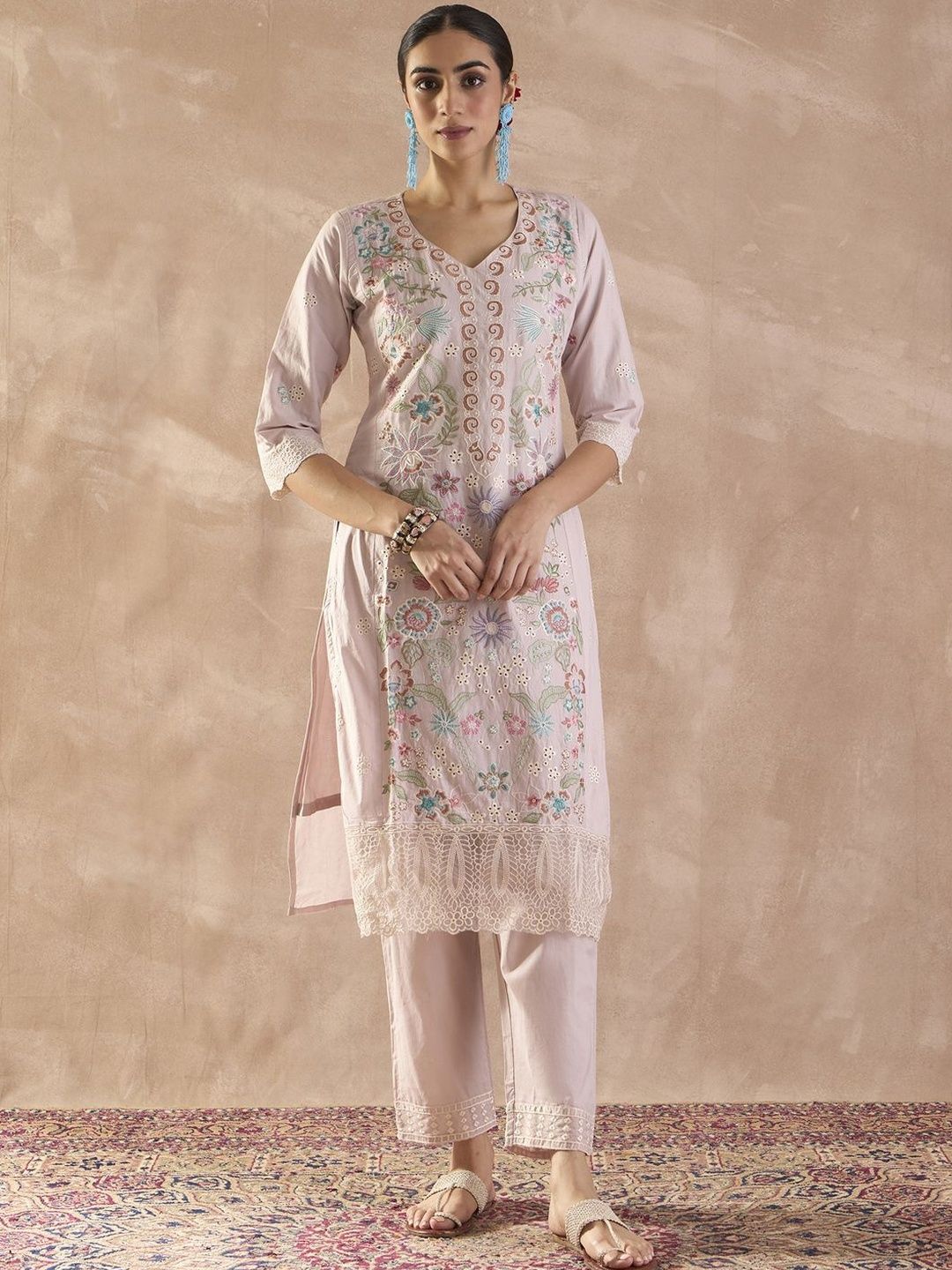 Floral Embroidered Regular Thread Work Pure Cotton Kurta With Trousers & Dupatta