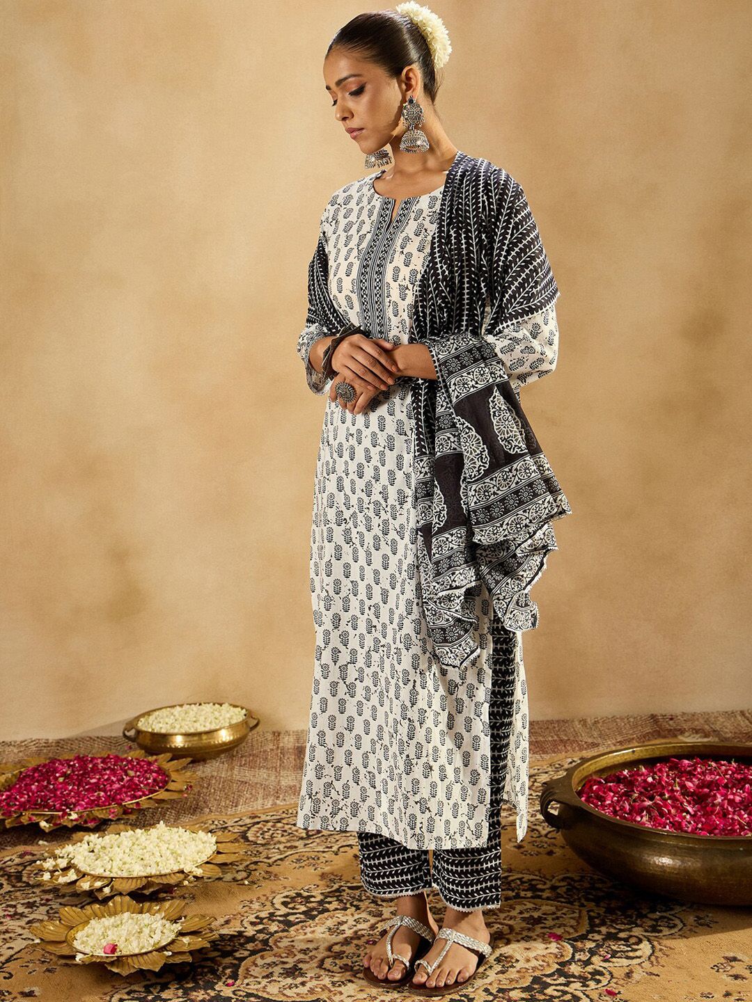 Dhiyona IE Floral Printed Mirror Work Pure Cotton Kurta with Palazzos & With Dupatta