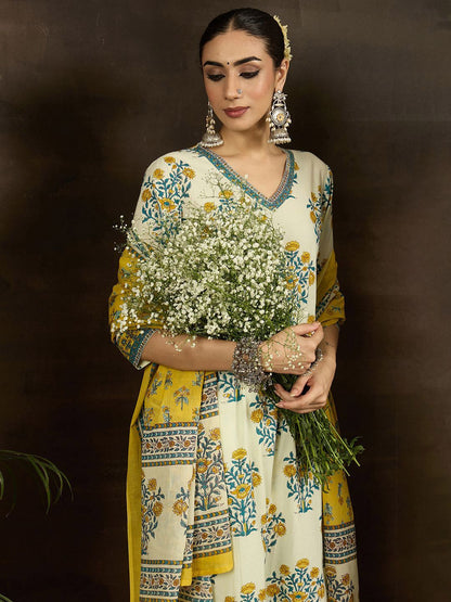 Dhiyona IE Women Floral Printed Cotton Kurta with Pyjama & Dupatta