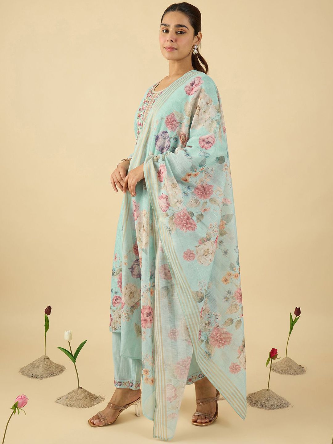 Floral Embroidered Linen Thread Work Straight Kurta & Trousers & Dupatta