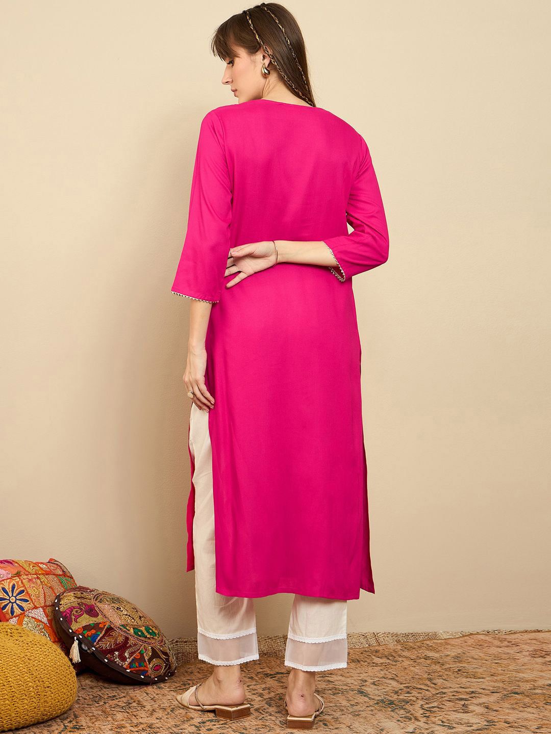 Dhiyona IE Ethnic Motifs Embroidered Round Neck Thread Work Straight Kurta