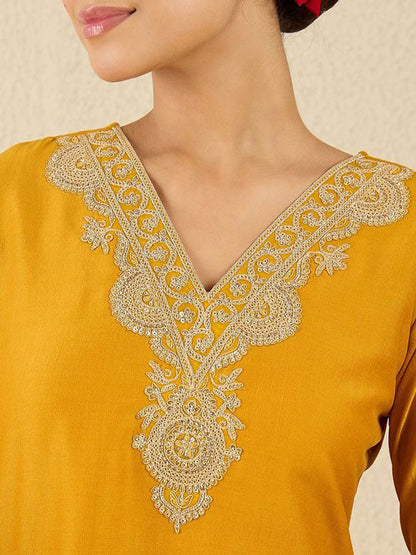 Ethnic Motifs Embroidered Sequinned Kurta With Trousers