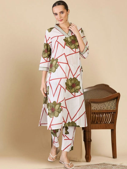 Women Floral Printed Regular Pure Cotton Kurta with Trousers