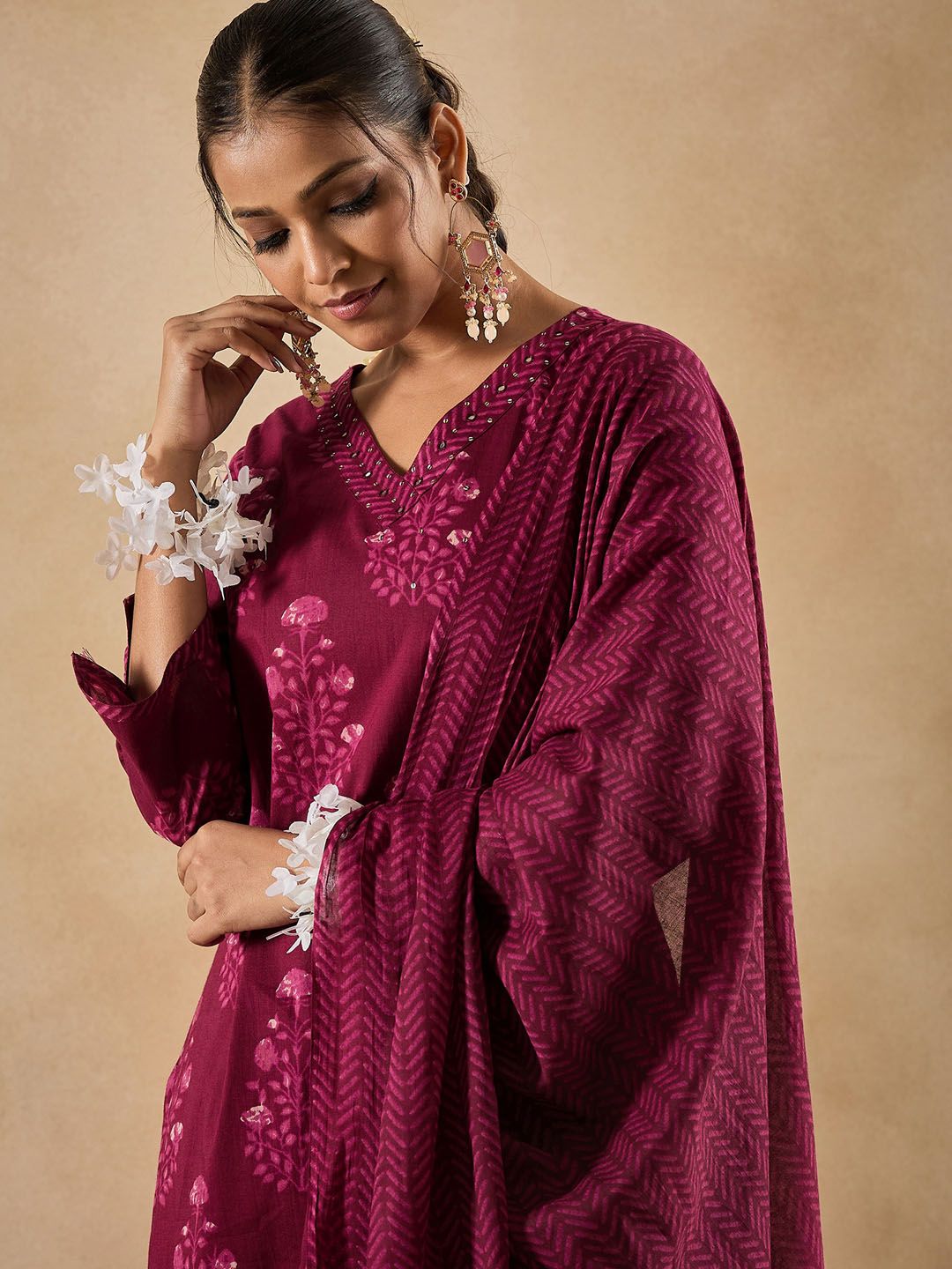 Dhiyona IE Floral Printed V-Neck Pure Cotton Straight Kurta With Trousers & Dupatta