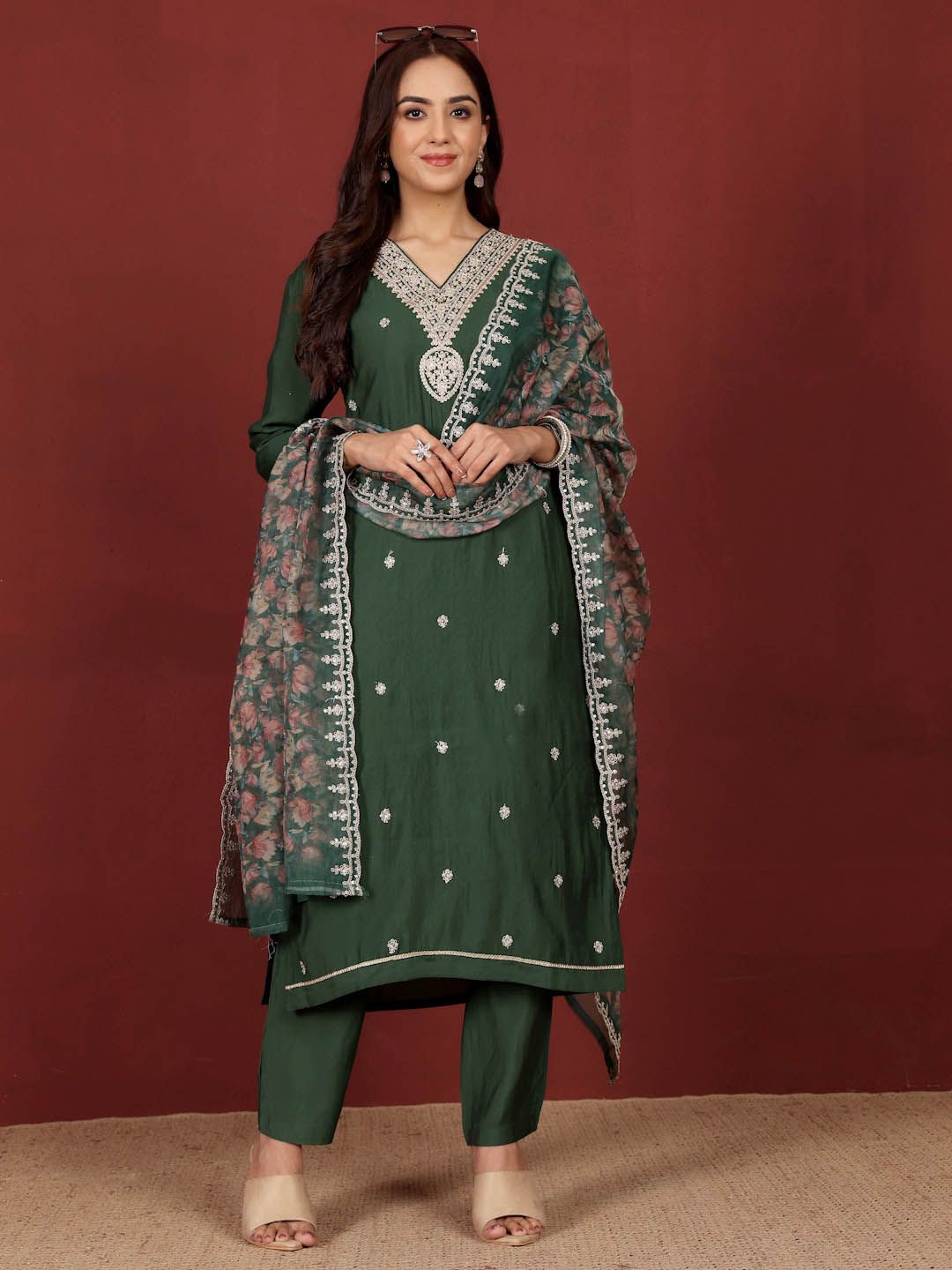 Dhiyona VA Women'sEthnic Motifs Embroidered Notch Neck Zari Straight Kurta With Trousers & Dupatta