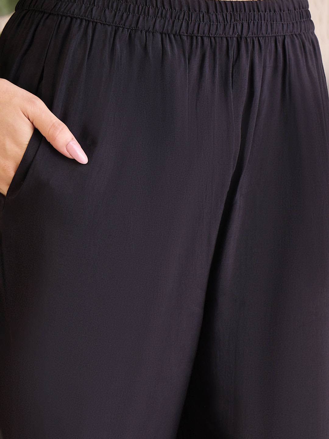 Women Floral Embroidered Regular Thread Work Kurta with Trousers & With Dupatta