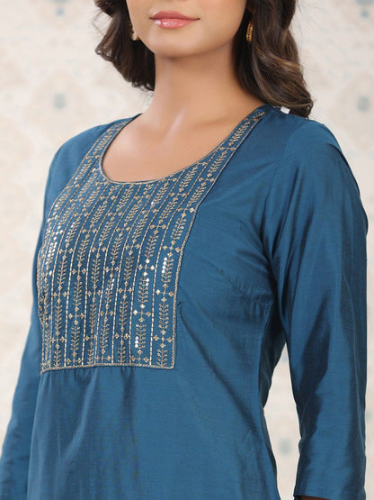 Dhiyona OD  Blue Round Neck Embroidered Straight Kurta With Trouser