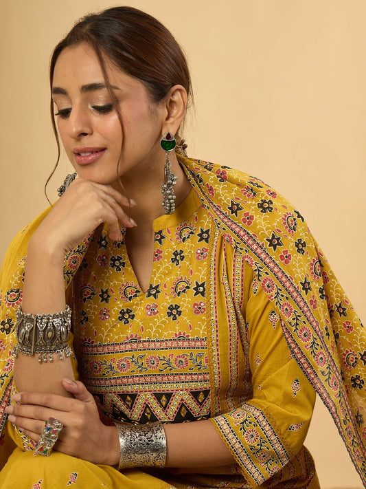 Dhiyona IE Women rinted Panelled Pure Cotton Kurta with Trousers & With Dupatta