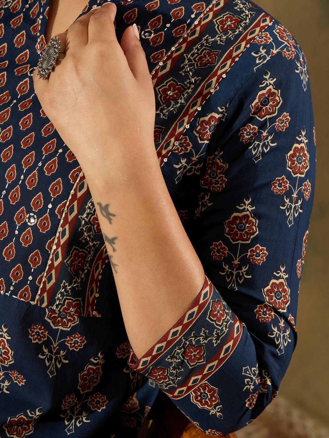 Dhiyona IE Ethnic Motifs Printed Pure Cotton Kurta With Trousers