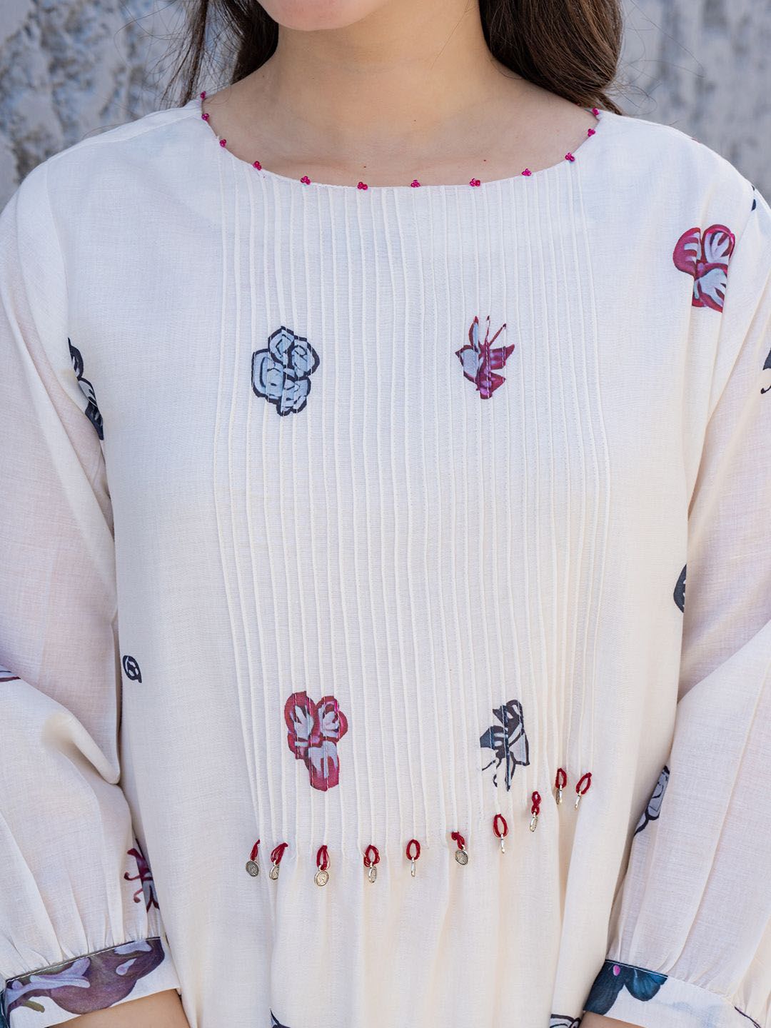 Women Floral Printed Regular Beads and Stones Pure Cotton Kurta with Trousers