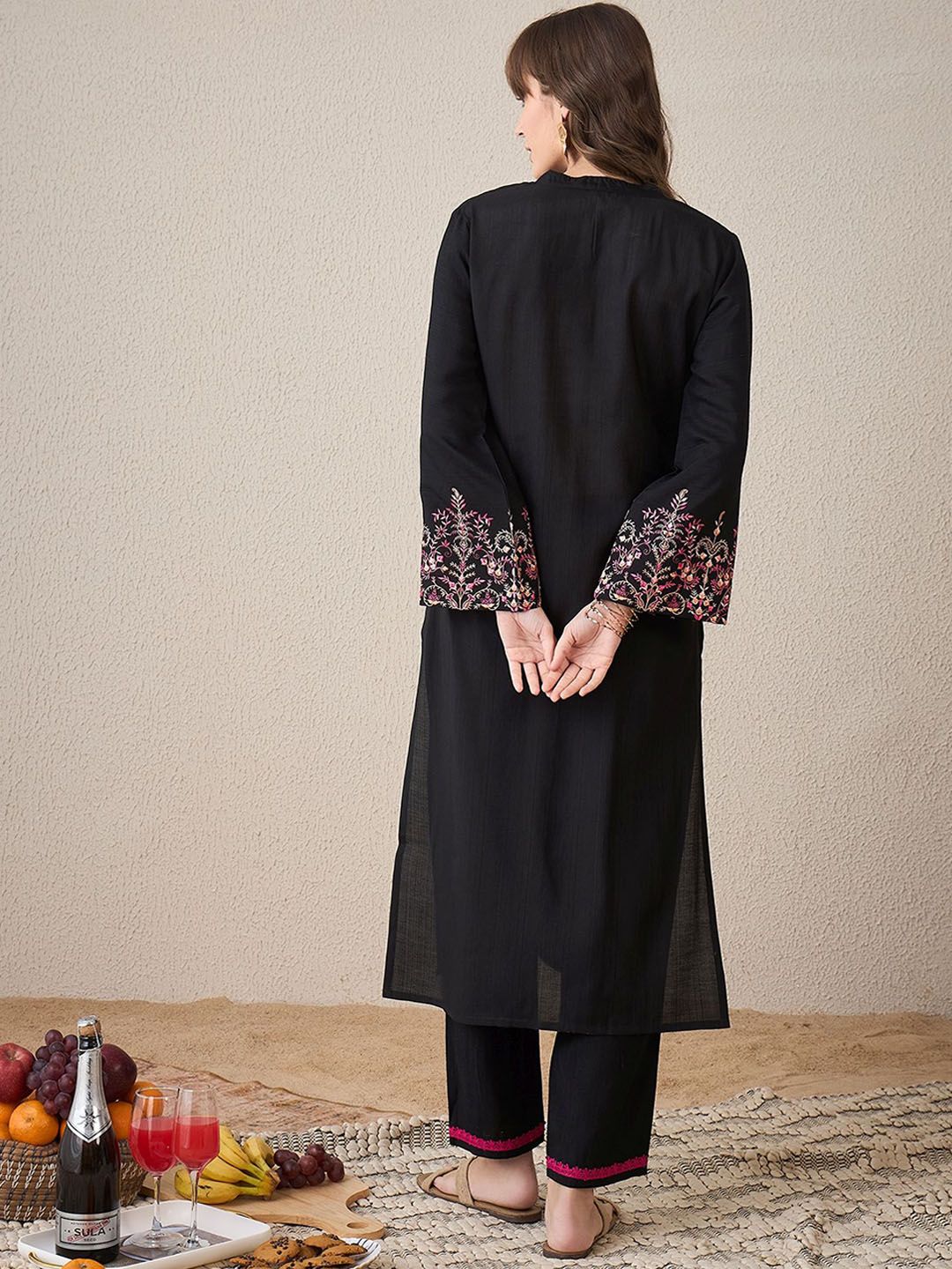Dhiyona IE Floral Embroidered Mandarin Collar Straight Tunic And Trousers