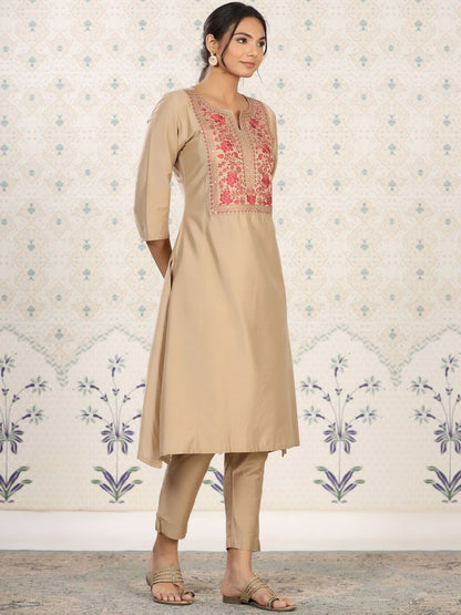 Dhiyona OD  Women Floral Yoke Design Thread Work Kurta