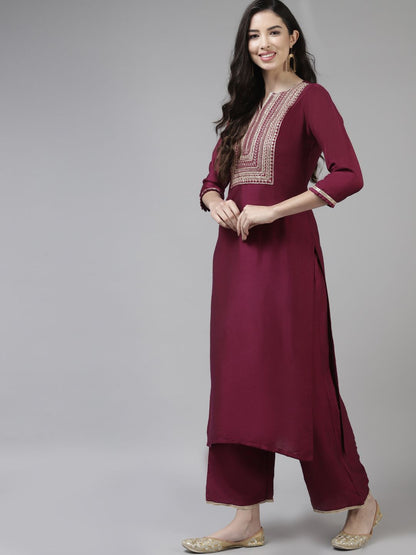 Burgundy & Gold Striped Yoke Thread Work Liva Straight Kurta Trousers & Dupatta