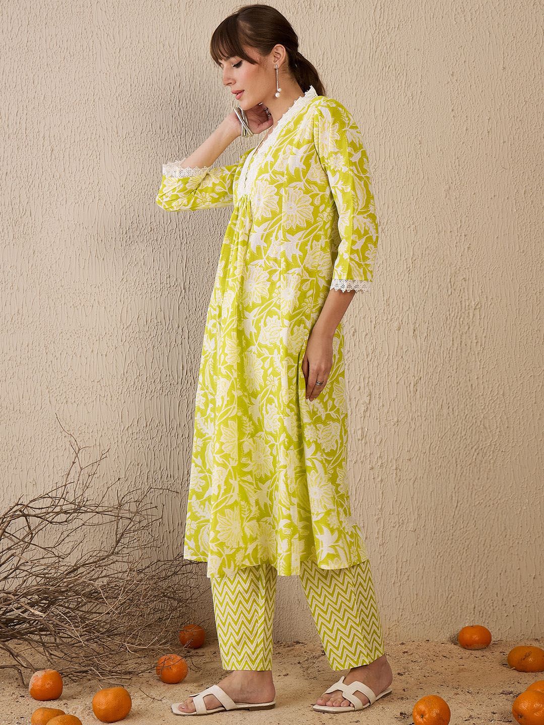 Women Floral Printed Panelled Pure Cotton Kurta with Trousers