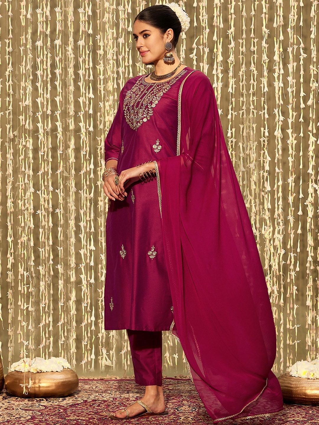 Dhiyona IE Floral Embroidered Regular Kurta with Trousers & Dupatta