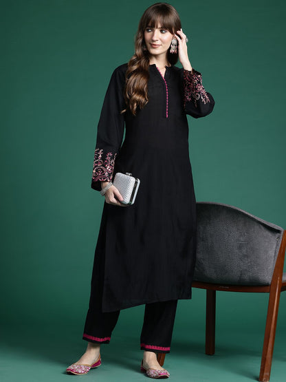Ethnic Motifs Embroidered Thread Work Kurta with Trousers