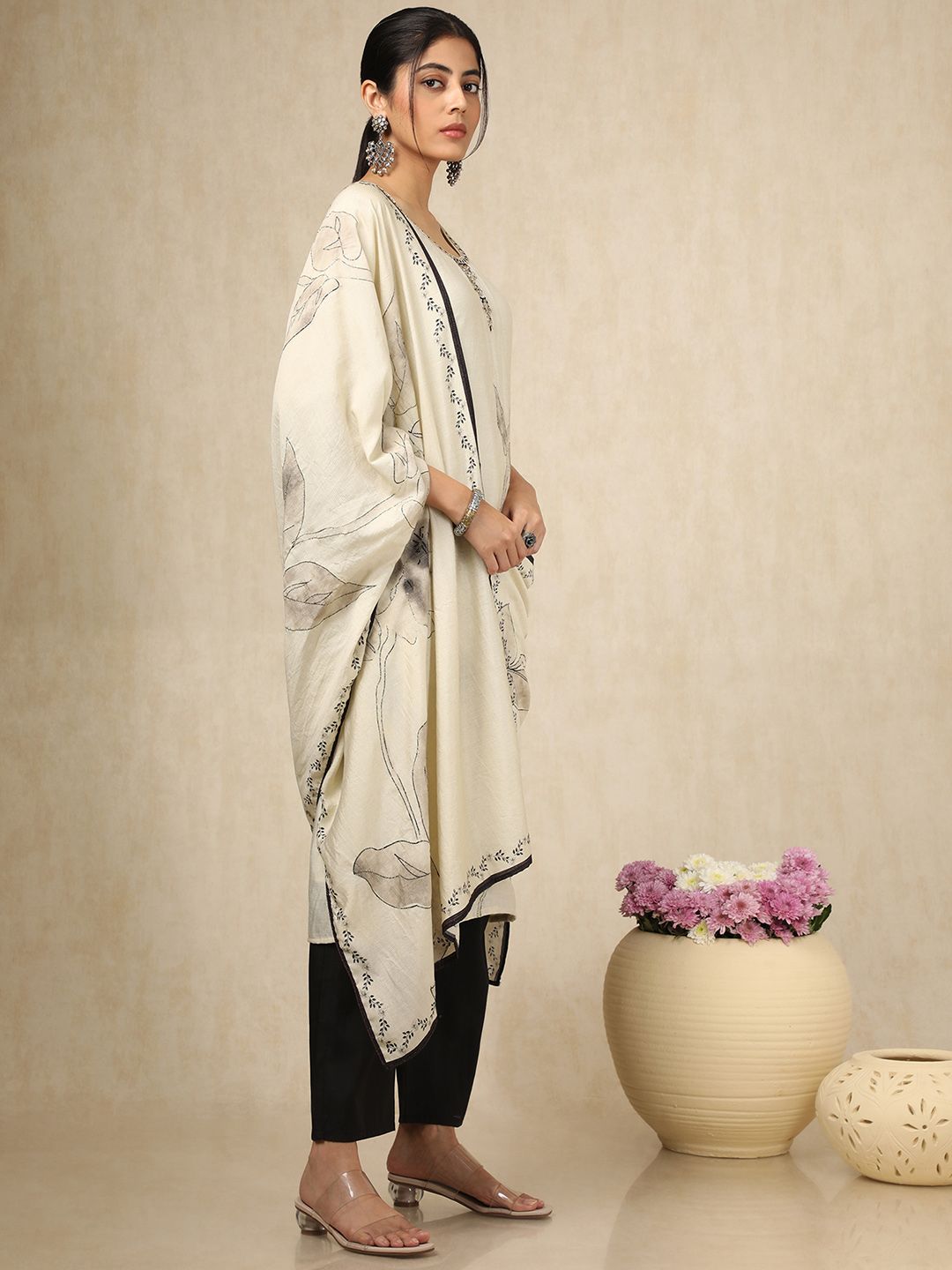 Dhiyona SO Women's Women Floral Embroidered Regular Mirror Work Kurta with Trousers & With Dupatta