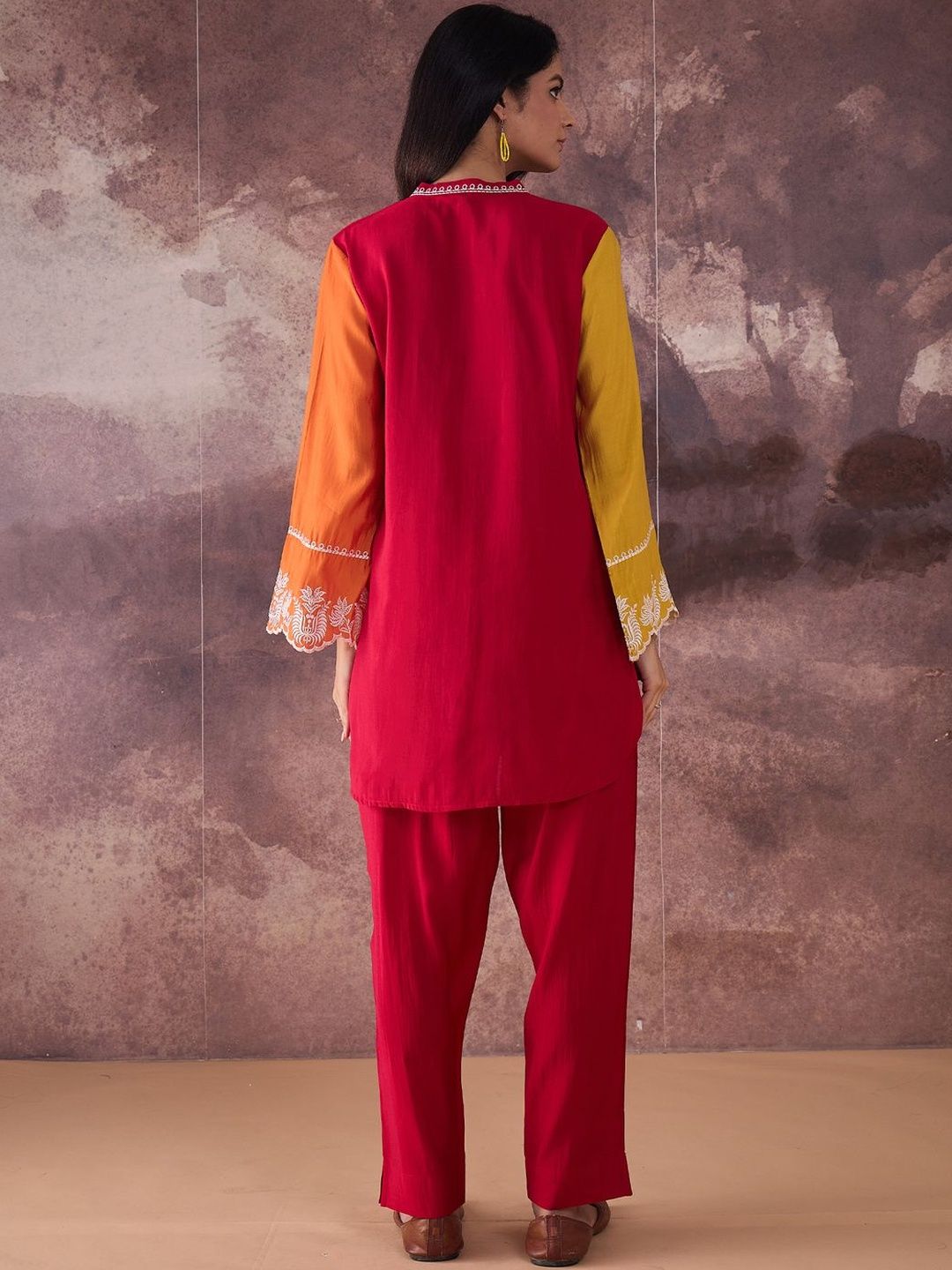 Dhiyona IE Embroidered Mandarin Collar Tunic With Trousers