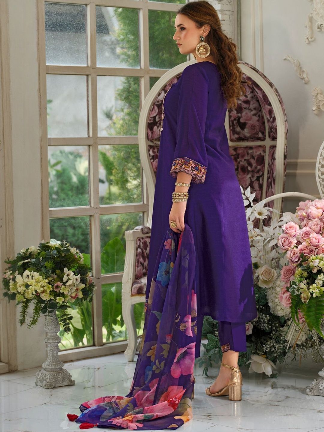 Women Floral Embroidered Kurta with Trousers & Dupatta
