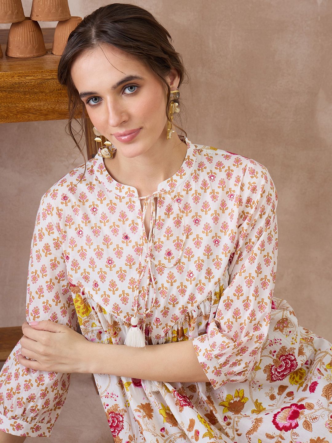 Women Floral Printed Empire Pure Cotton Kurta with Trousers