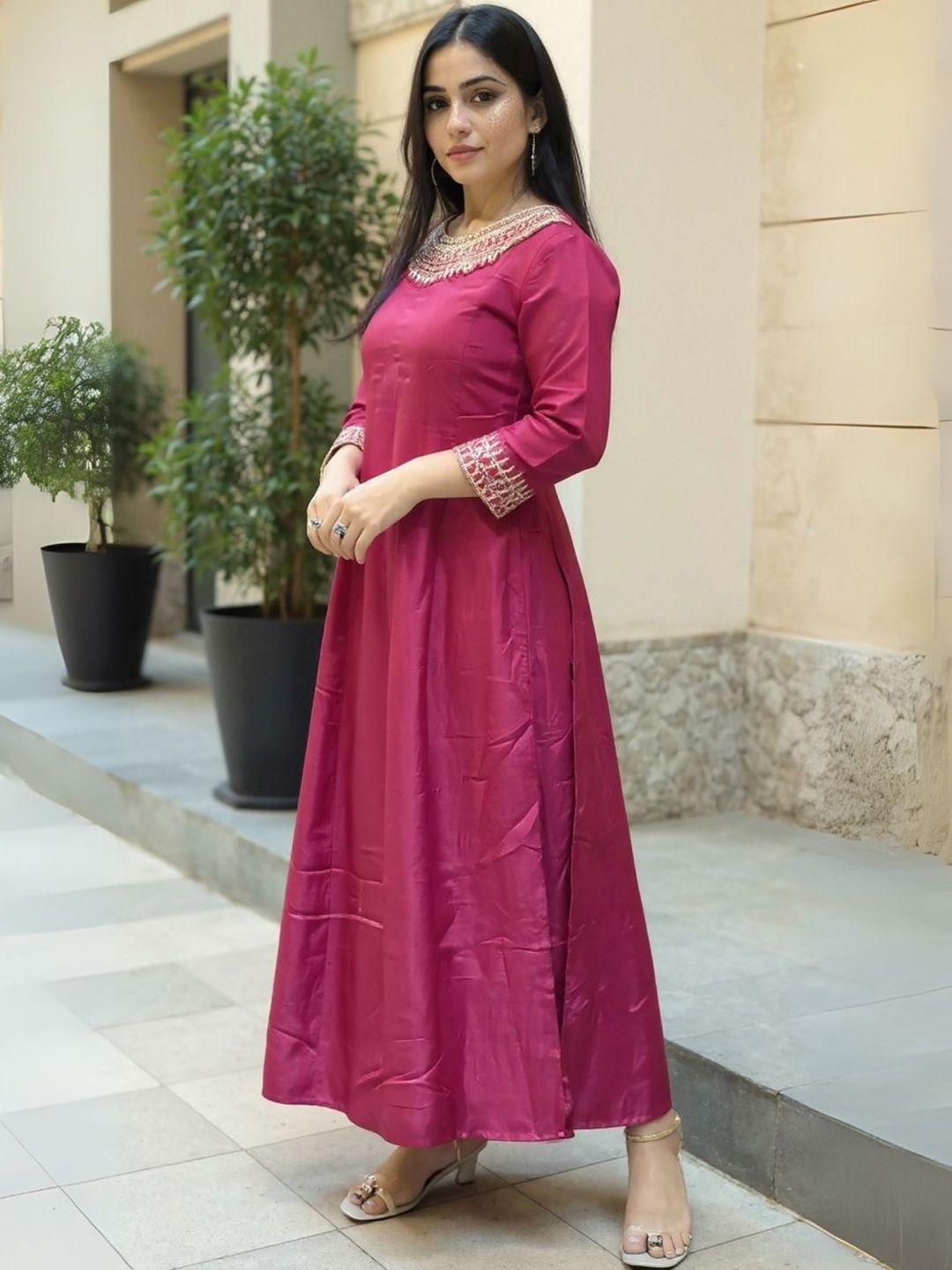 Women Ethnic Motifs Embroidered Anarkali Kurta with Trousers