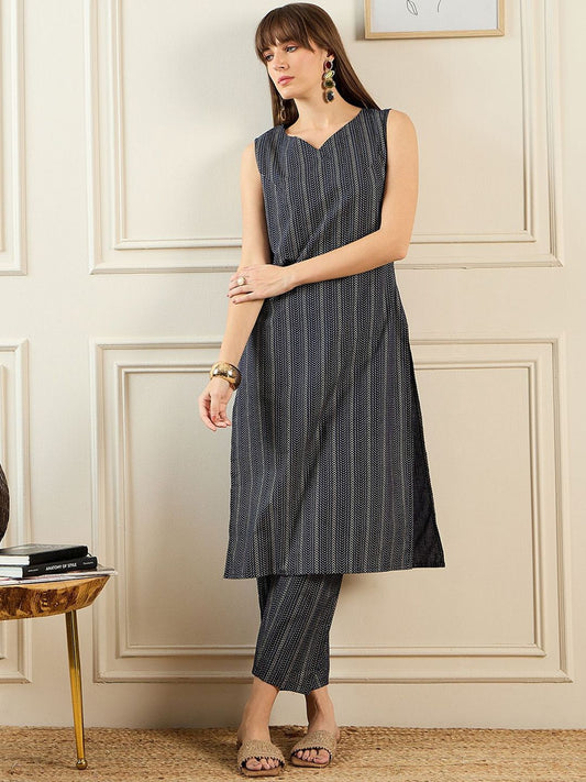 Dhiyona IE Geometric Printed Sweetheart Neck Pure Cotton Straight Kurta With Trousers