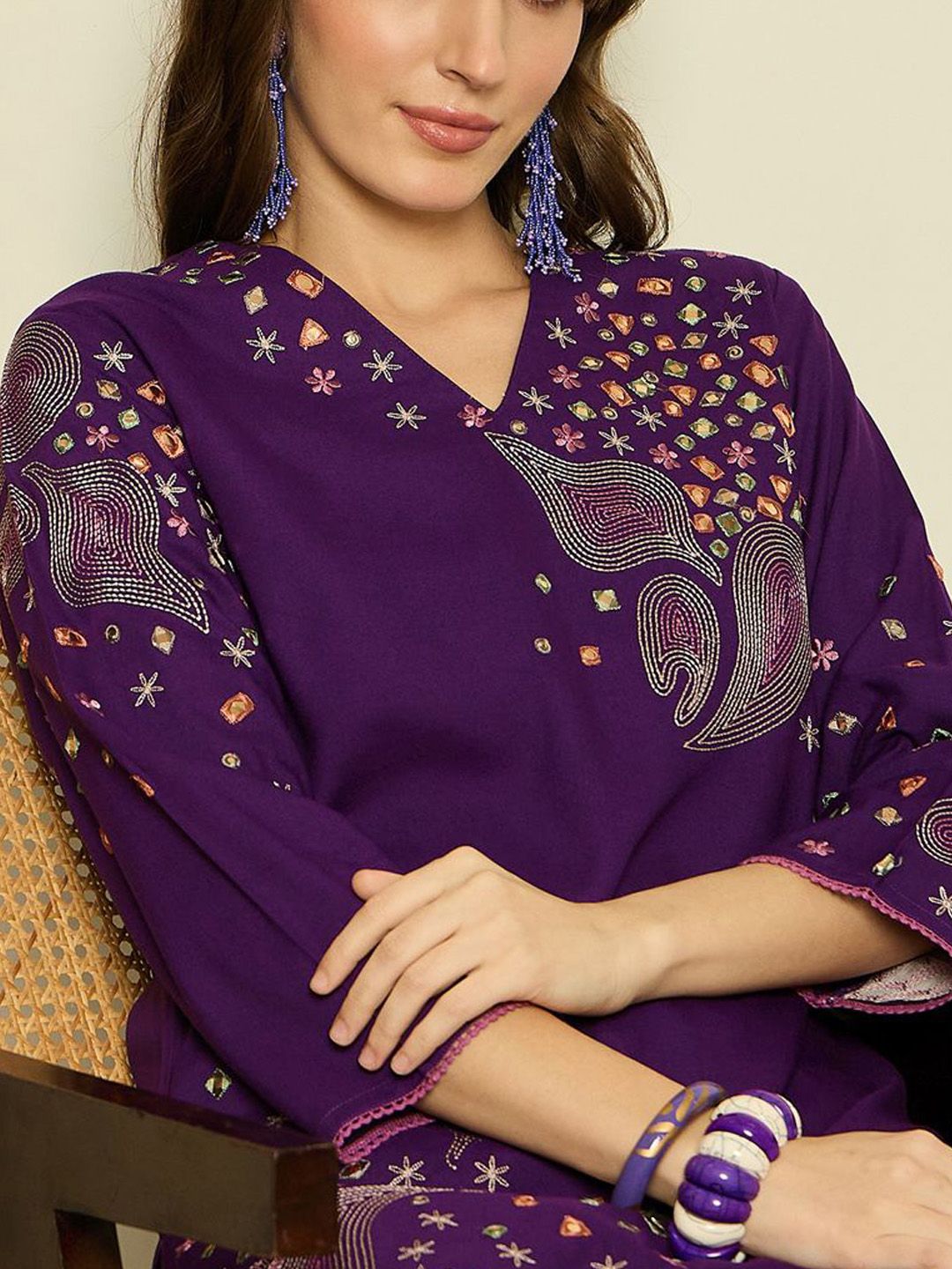 Dhiyona IE Women Embroidered V-Neck Top and Trousers Co-Ords