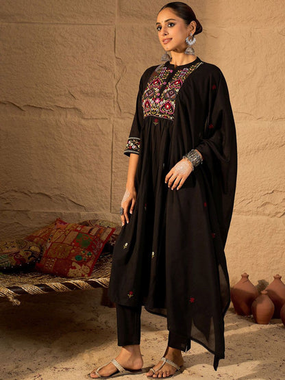 Ethnic Motifs Thread Work Pure Cotton A-Line Kurta & Trousers with Dupatta