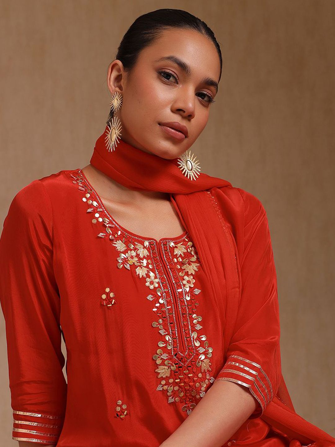 Dhiyona SO Women's Women Floral Regular Mirror Work Silk Crepe Kurta with Sharara & With Dupatta