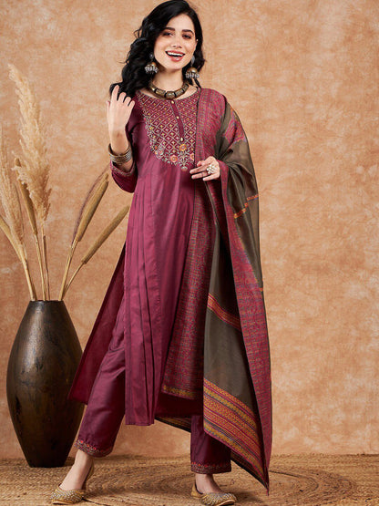 Dhiyona SN Women's Pink Floral Embroidered Zari Sequence A-Line Kurta & Trousers With Dupatta