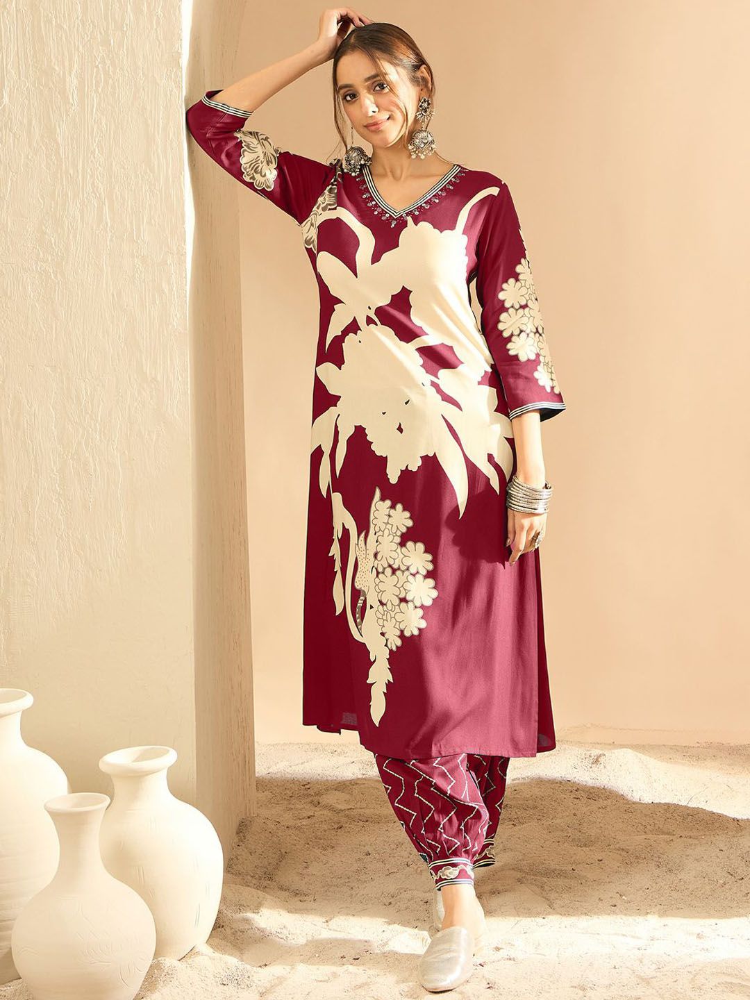 Dhiyona IE Women Floral Printed Regular Sequinned Kurta with Salwar