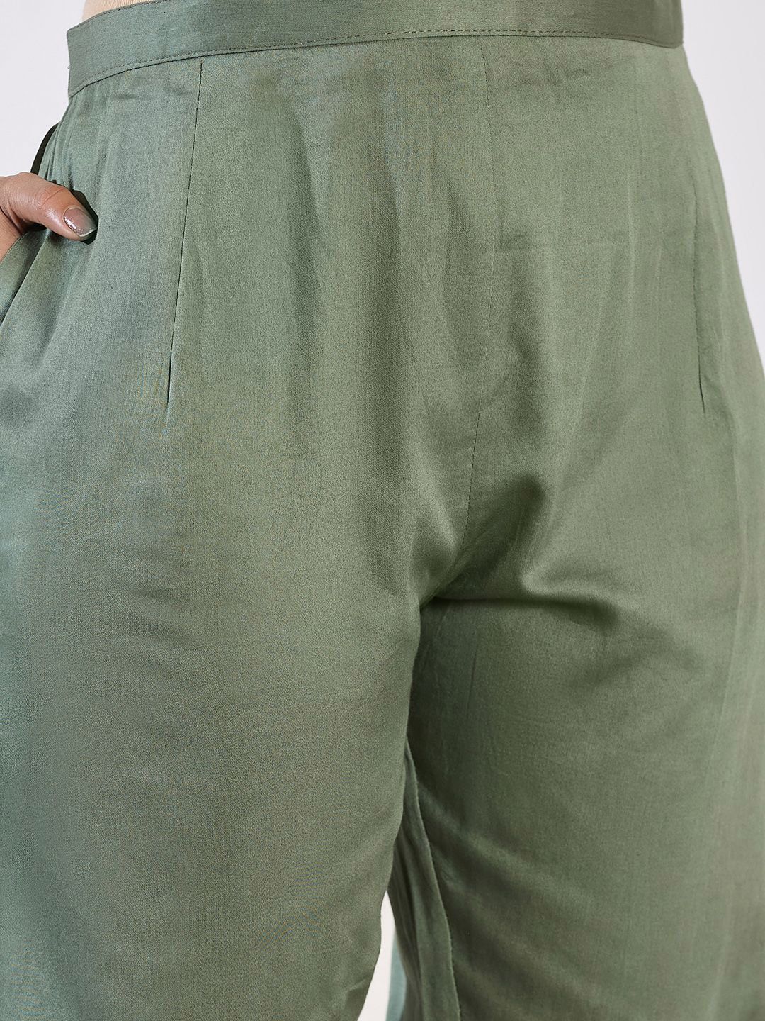 Floral Printed Thread Work Chanderi Silk Kurta with Trouser & Dupatta