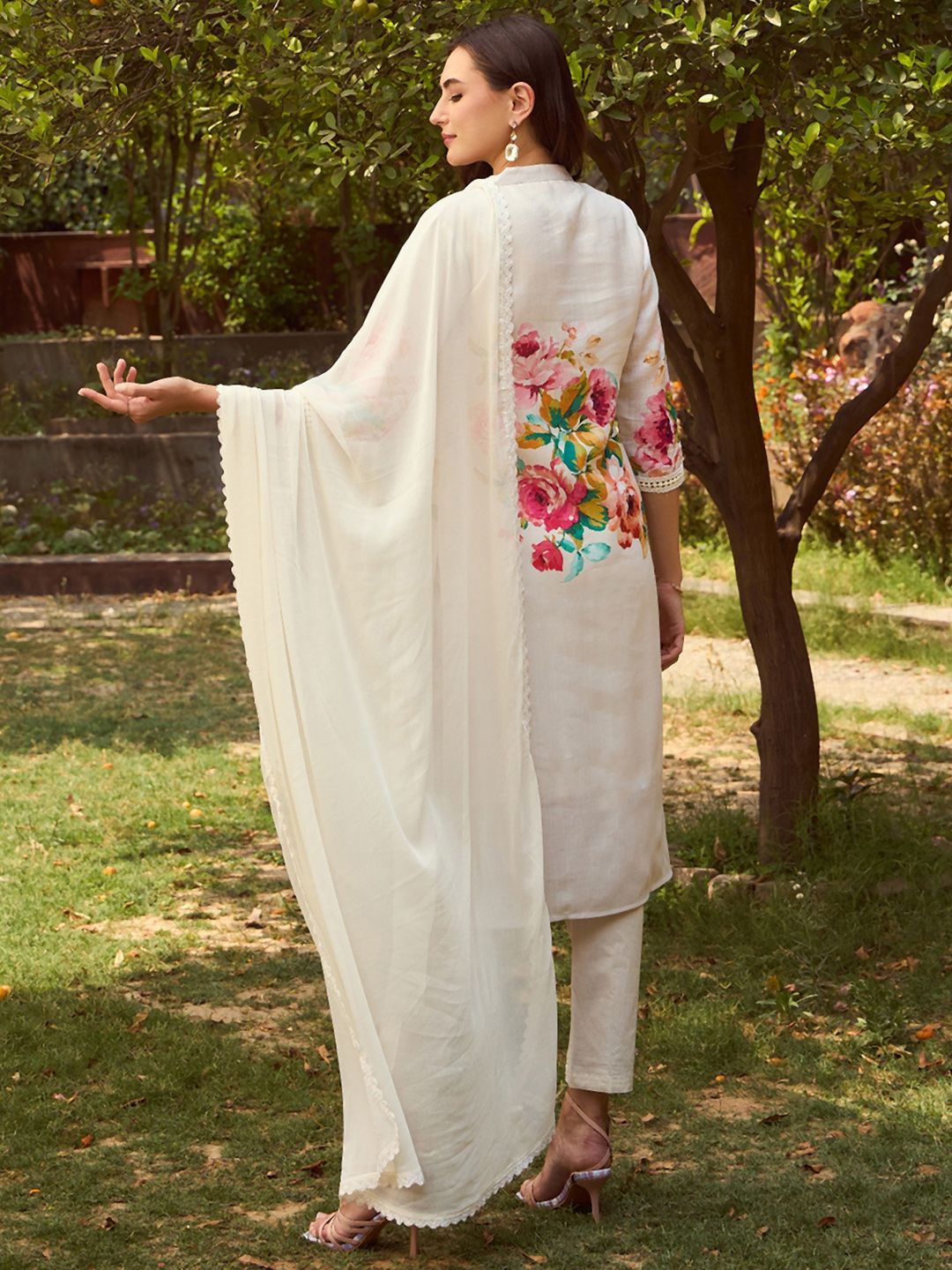 Dhiyona IE Mandarin Collar Floral Printed Beads and Stones Kurta with Trouser & Dupatta