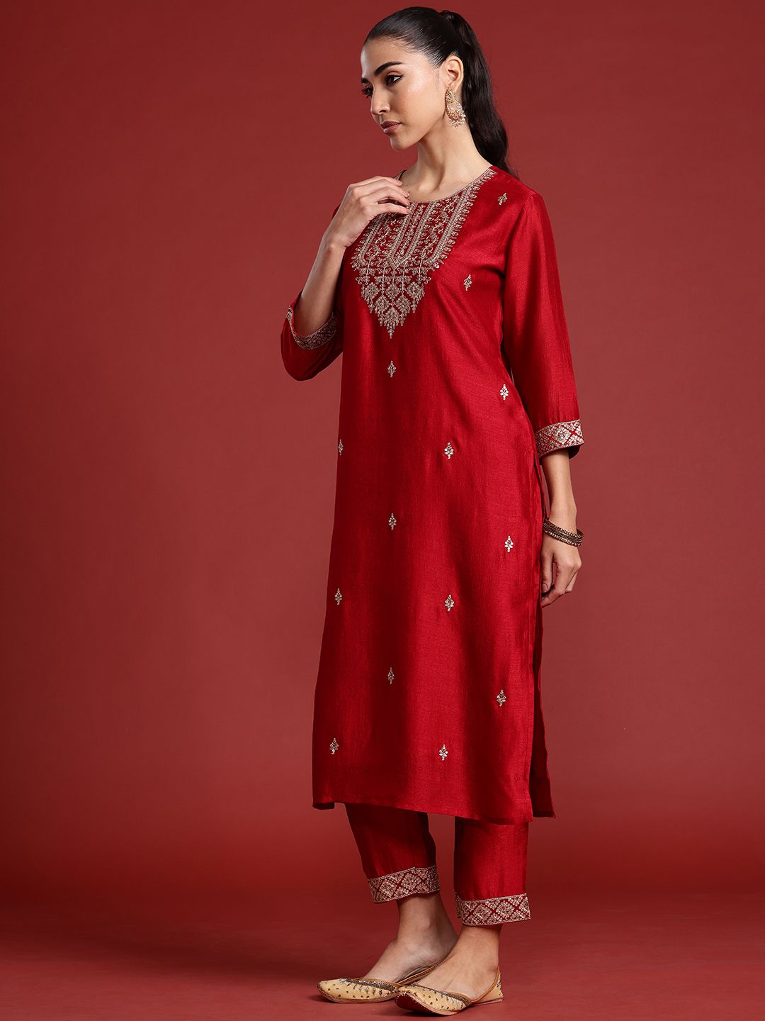 Dhiyona IE Ethnic Motifs Embroidered Sequinned Kurta With Trousers & Dupatta