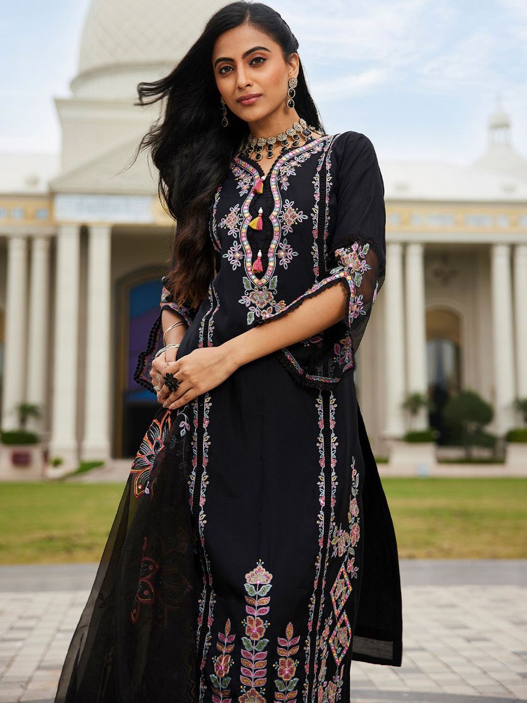Dhiyona IE Women Ethnic Motifs Embroidered Regular Mirror Work Kurta with Trousers & With Dupatta