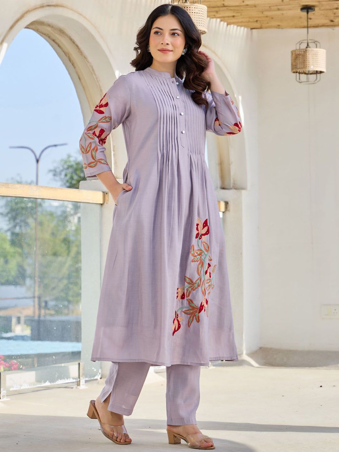 Women Floral Embroidered Thread Work Pure Cotton Kurta with Trousers