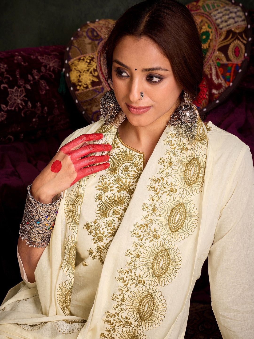 Floral Embroidered Thread Work Pure Cotton Kurta With Trousers & Dupatta