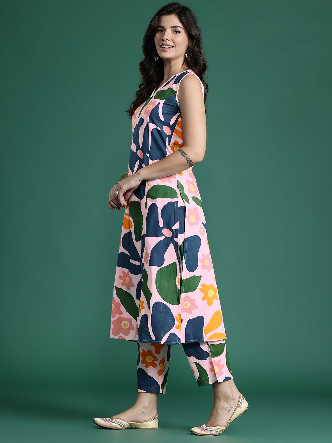 Floral Printed Panelled Pure Cotton Kurta with Trousers