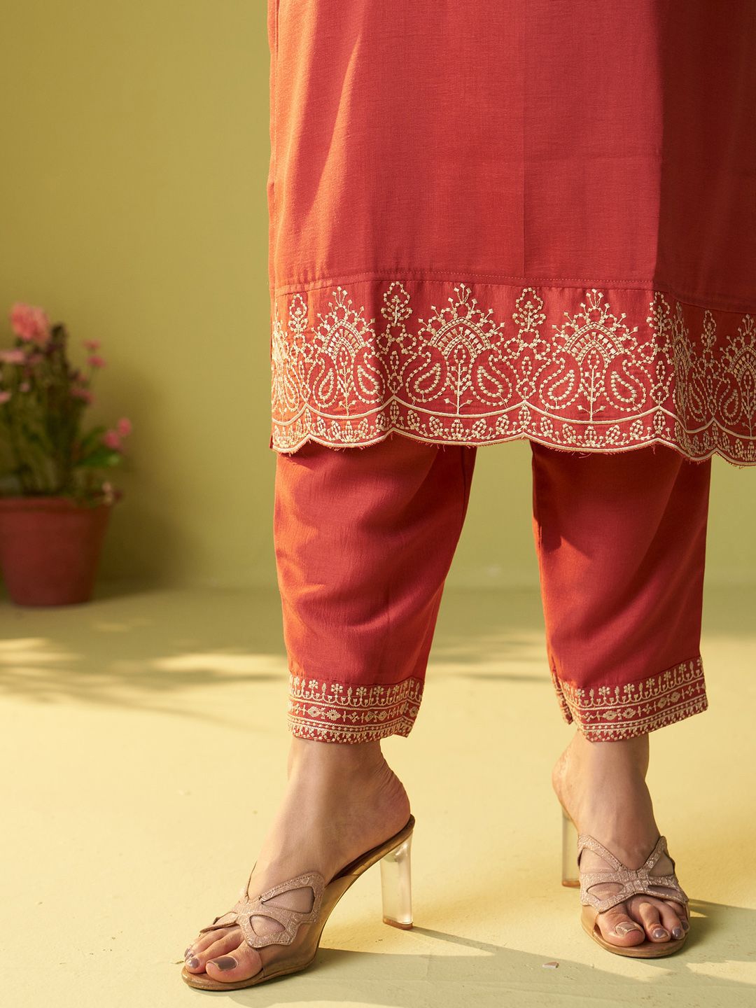 Dhiyona IE Women Floral Embroidered Kurta with Trousers & Dupatta