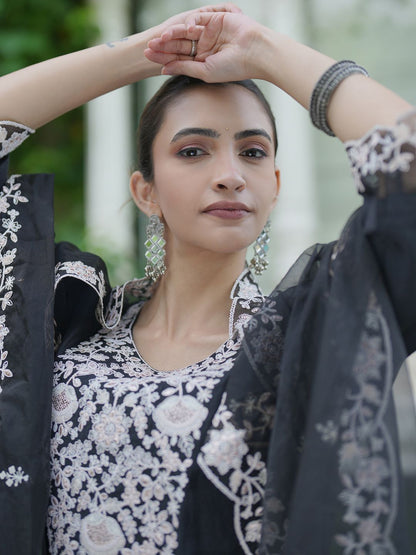 Dhiyona IE Floral Embroidered Thread Work Liva Kurta WithTrousers & Dupatta