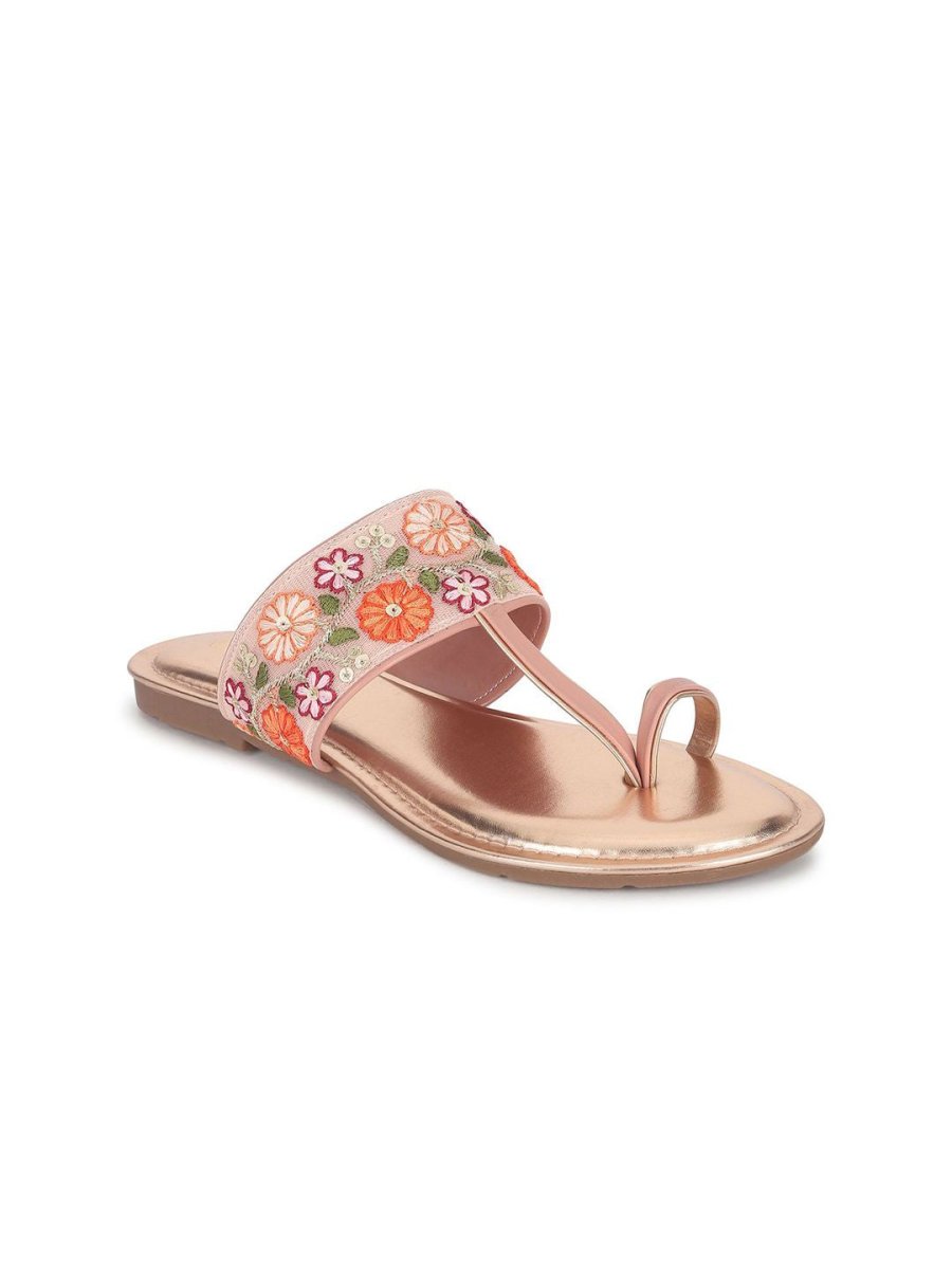 Dhiyona AK Women Ethnic Embellished One Toe Flats