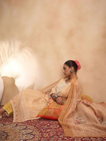 Dhiyona IE Printed Round Neck Thread Work Linen Straight Kurta With Trousers & With Dupatta