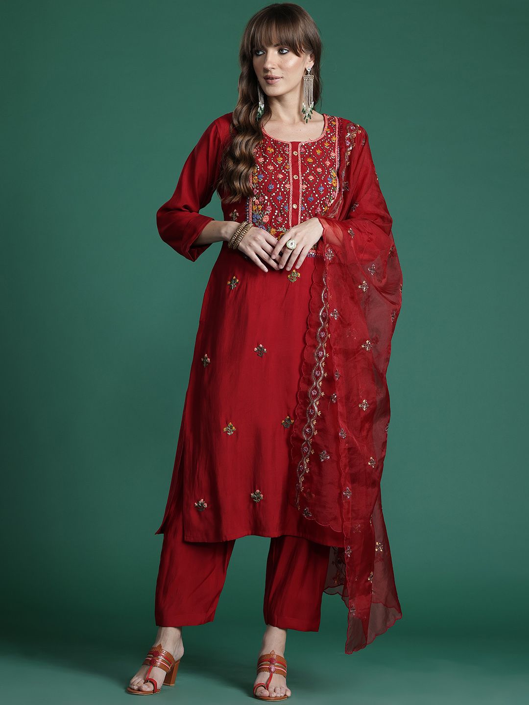 Women Floral Embroidered Thread Work Kurta with Trousers & With Dupatta