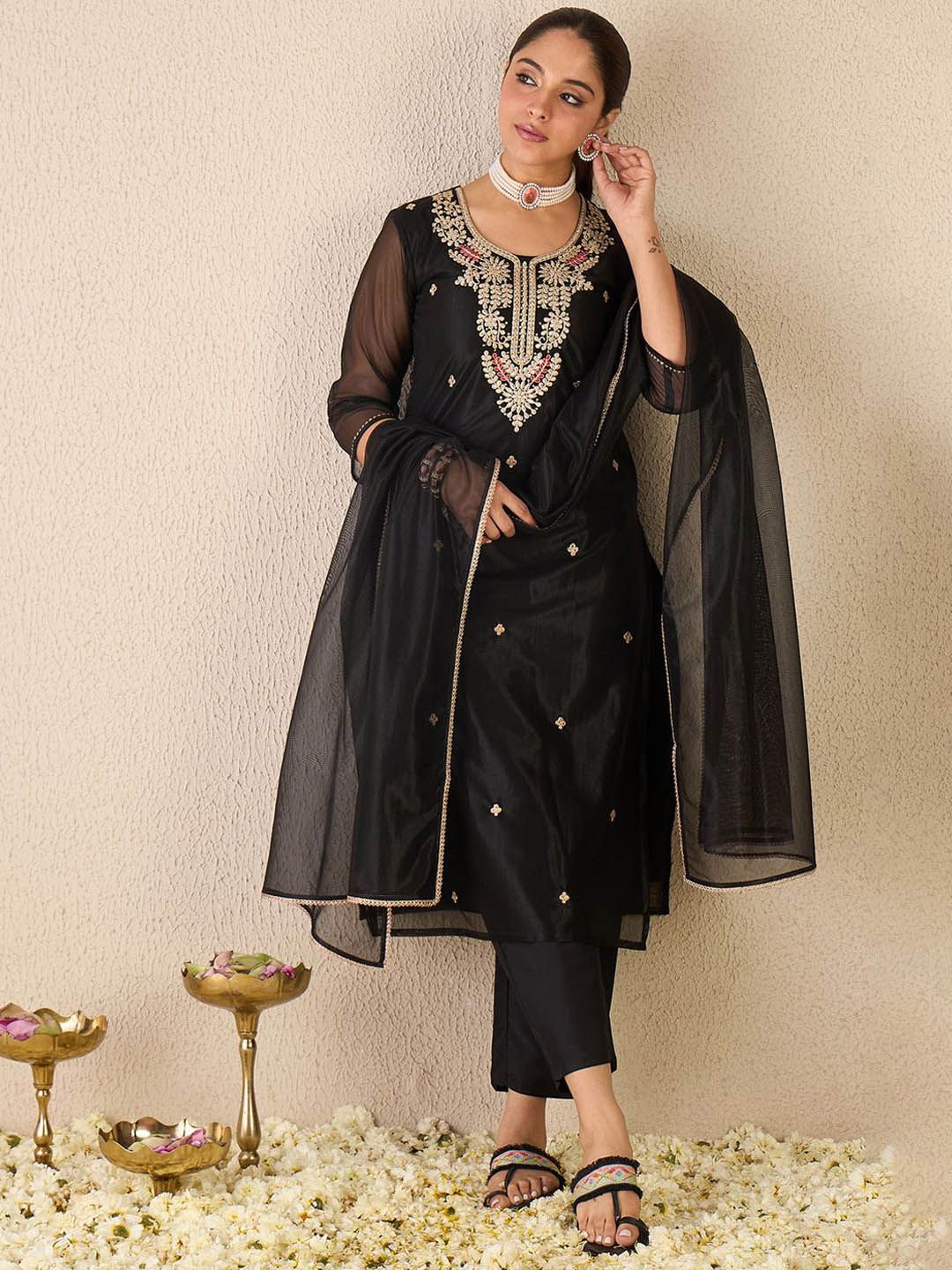 Ethnic Motifs Embroidered Gotta Patti Work Kurta With Trousers & Dupatta