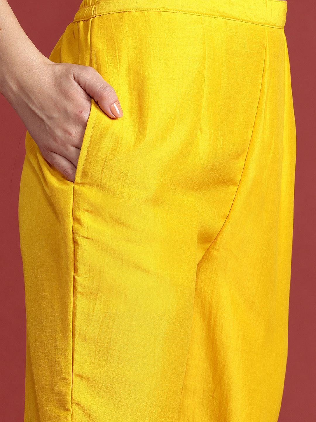 Ethnic Motifs Embroidered Sequinned Kurta With Trousers & Dupatta