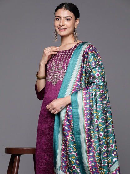 Dhiyona VA Women's Floral Yoke Design Regular Sequinned Kurta with Trousers & With Dupatta