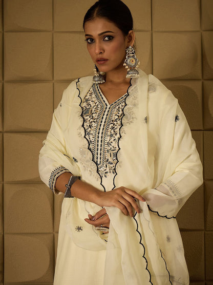 Floral Embroidered Thread Work Straight Kurta with Trouser & Dupatta